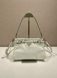 Picture of Prada Handbags _SKUfw241224919fw